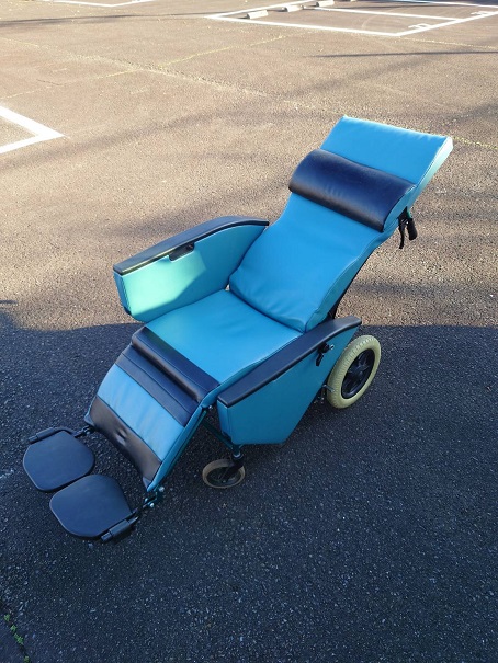 ２号車リクライニング車椅子